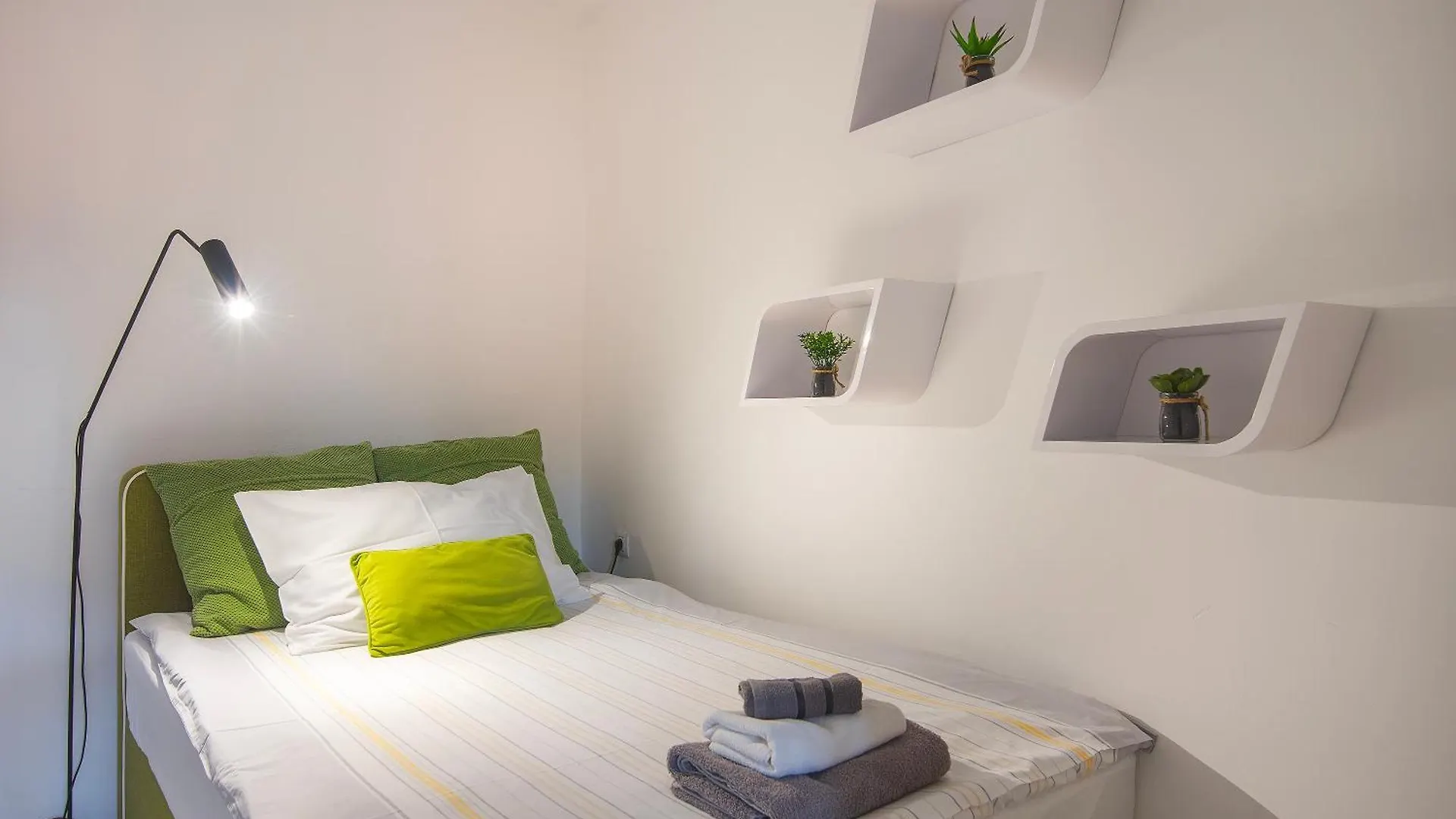 Arta Apartment City Center II - With Private Parking Pula Kroatië
